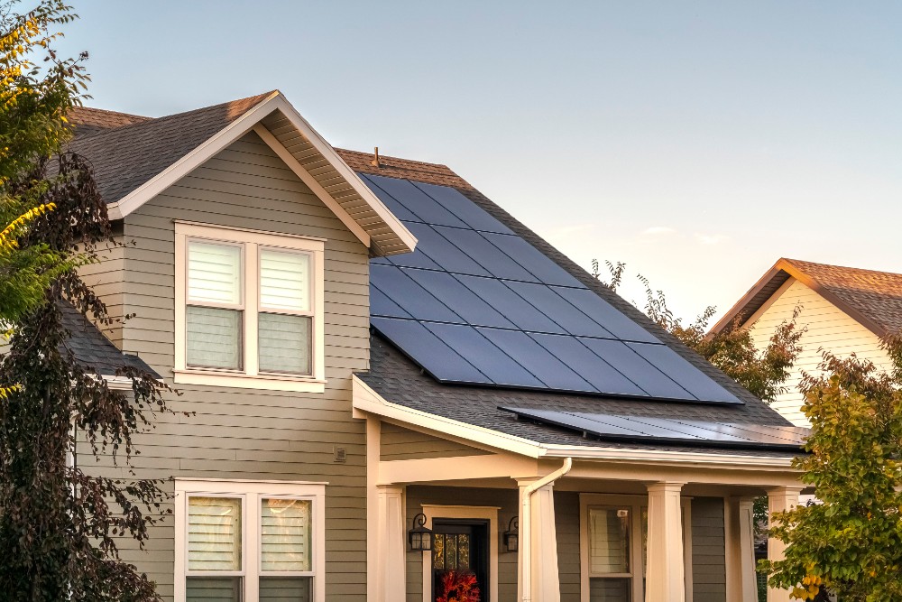 What Happens to Solar Panels in the Winter? Vivint